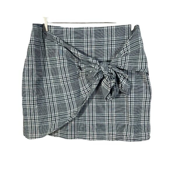 Urban Outfitters Dresses & Skirts - Ole by Koton Black and White Plaid Wrap Skirt Women's Size 8